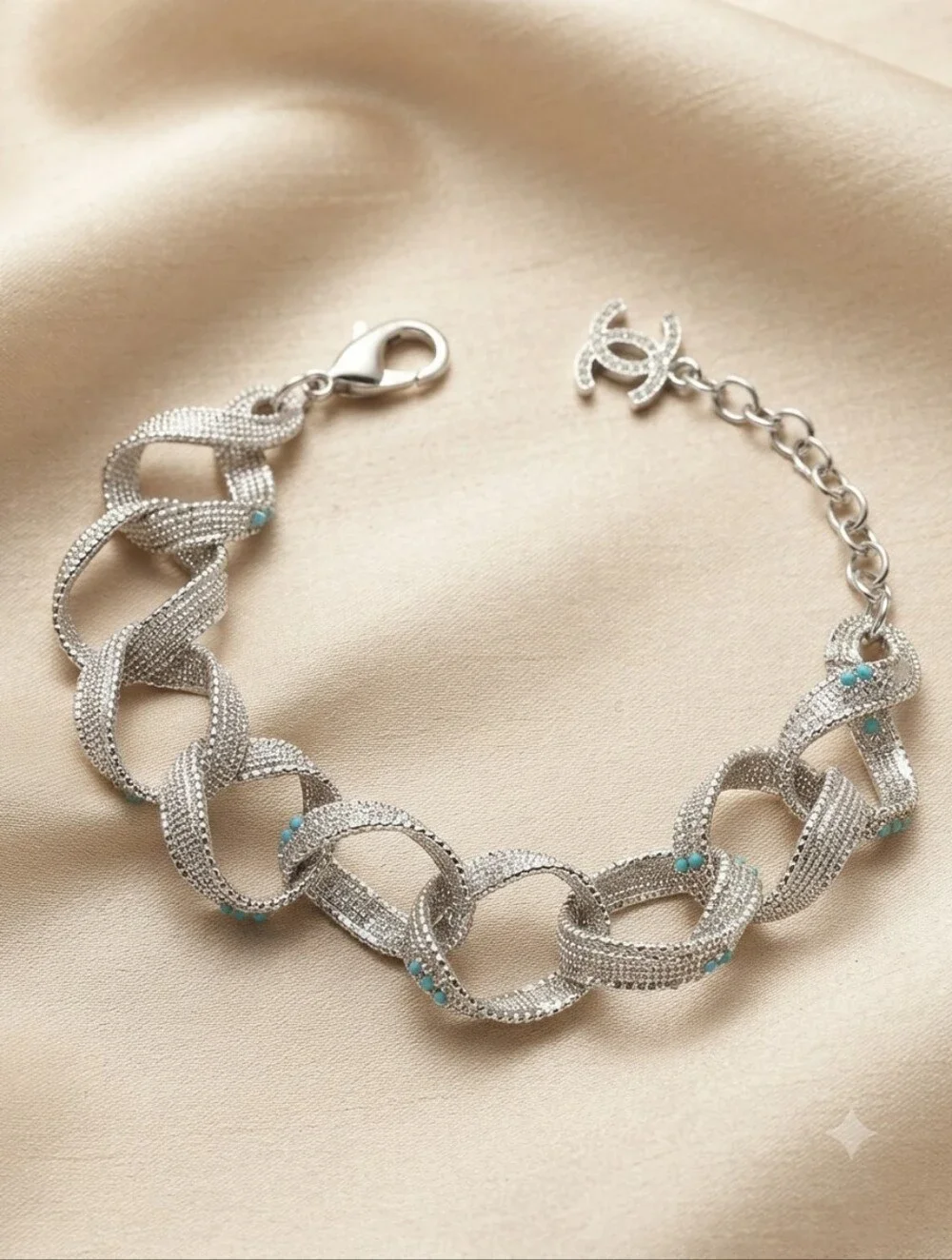 Modern Lux Fashion Silver Chain Bracelet with Turquoise Accents